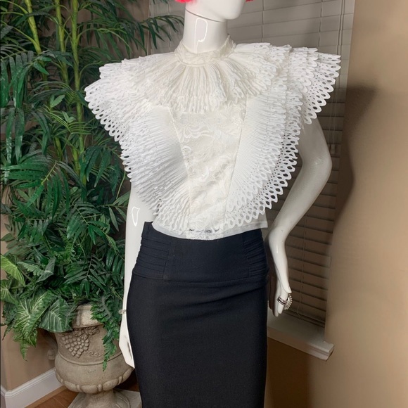 Spanish White Puff Top Size Medium - Picture 5 of 11